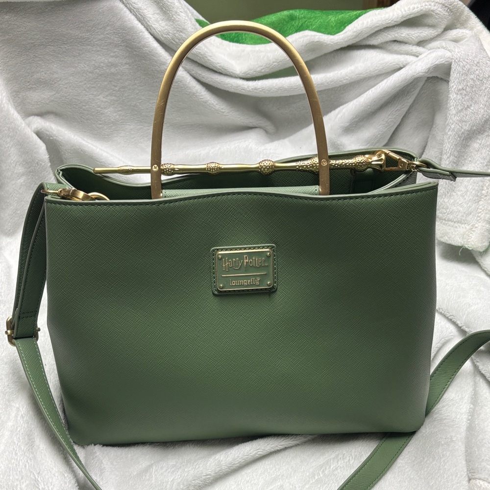 Loungefly. Harry Potter Elder Wand Handbag